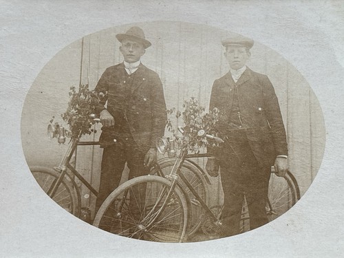Foto junge herren - 🚲,